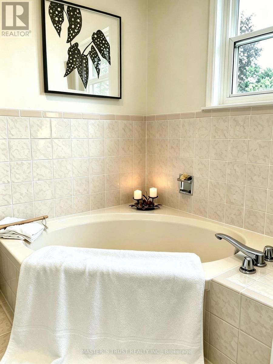 47 GLEN HILL DRIVE - 25