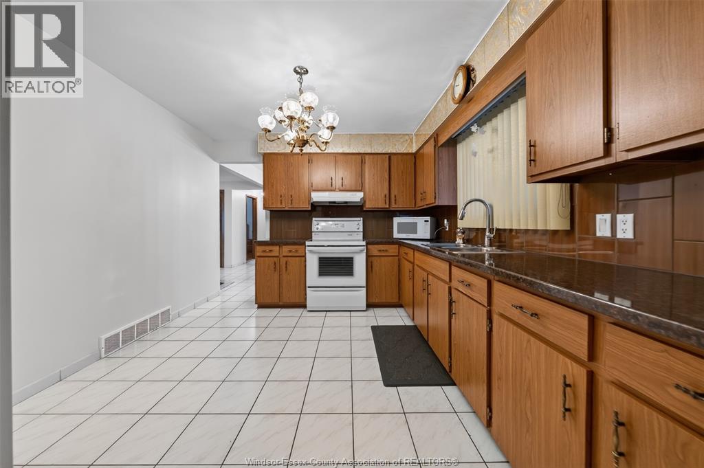 39 JOHNSON AVENUE - 10