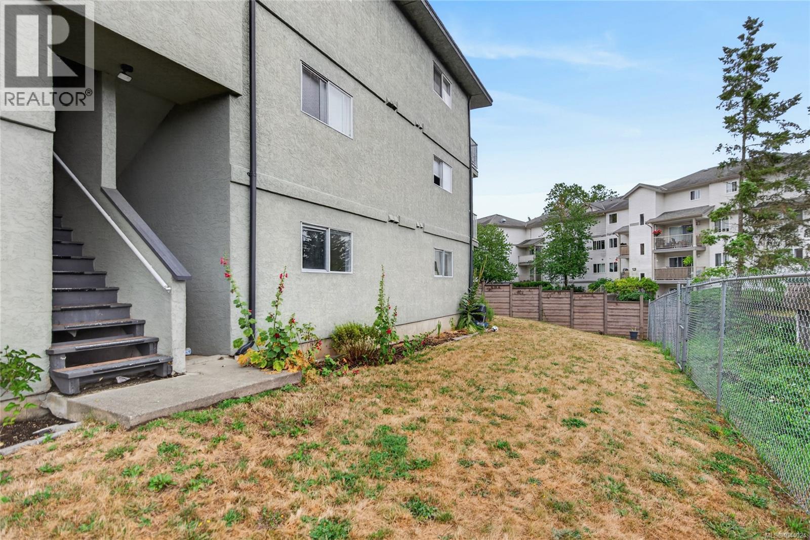 #104 123 Back Rd - 32