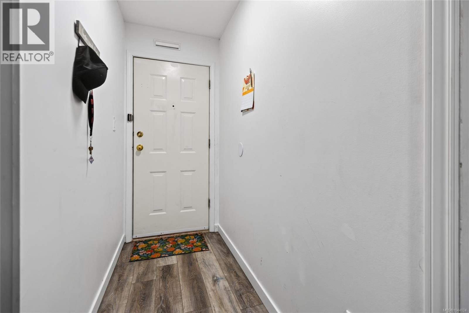#104 123 Back Rd - 4