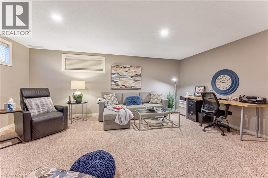418 SANDBANKS Crescent - 32