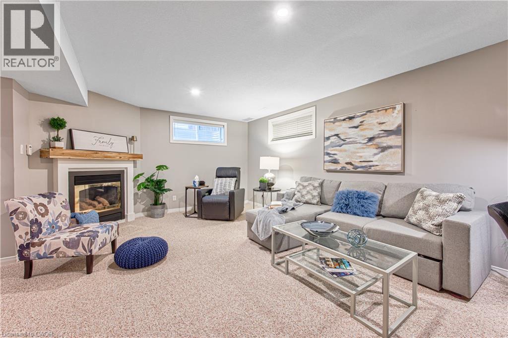 418 SANDBANKS Crescent - 33