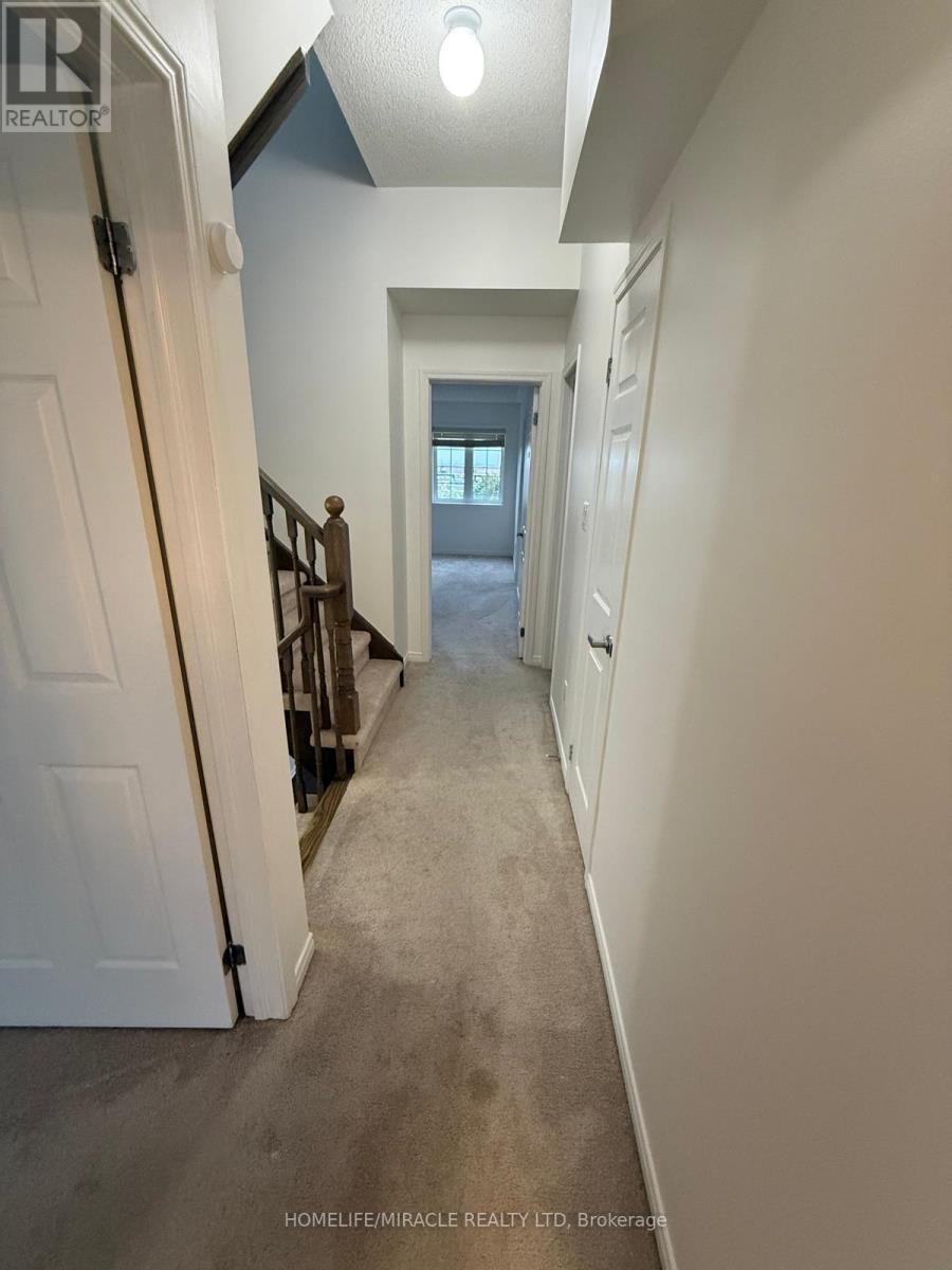 70 HARWOOD AVENUE N - 20