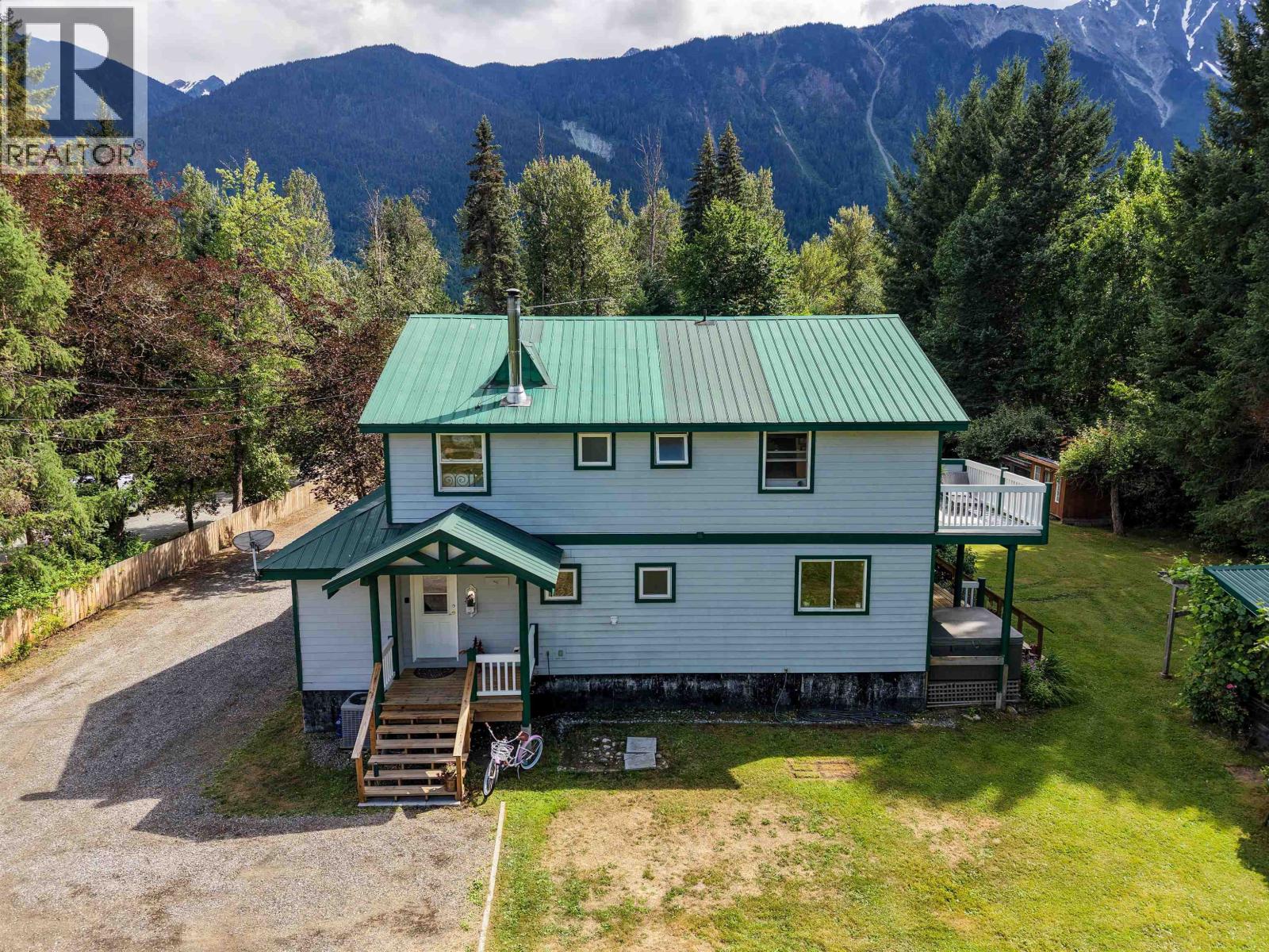 1985 HIGHWAY 99, Pemberton
