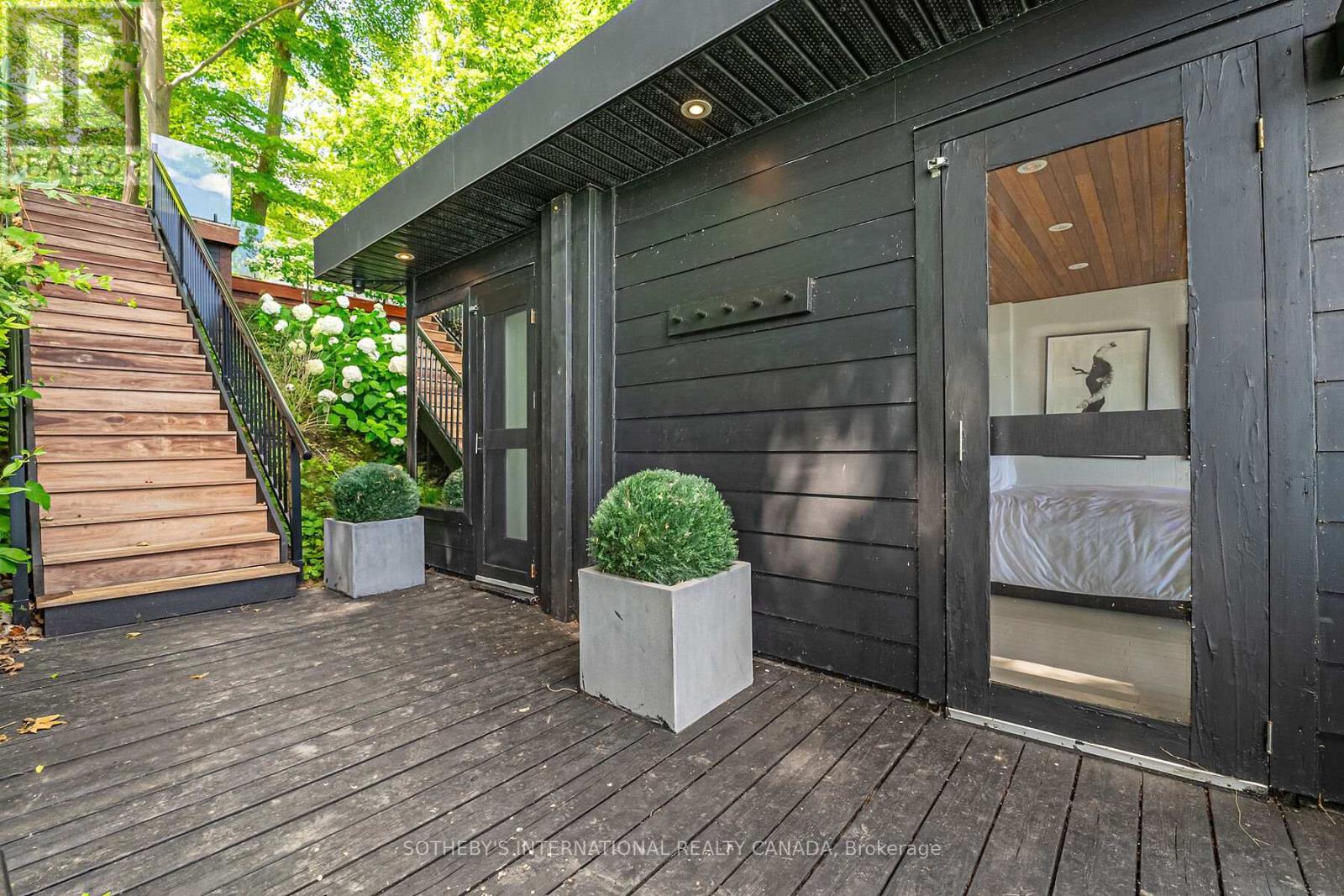 45 IVY LANE - 15