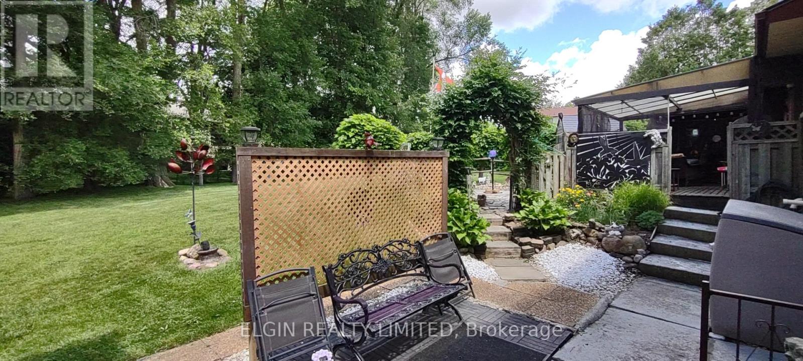219 BRENTWOOD CRESCENT - 21