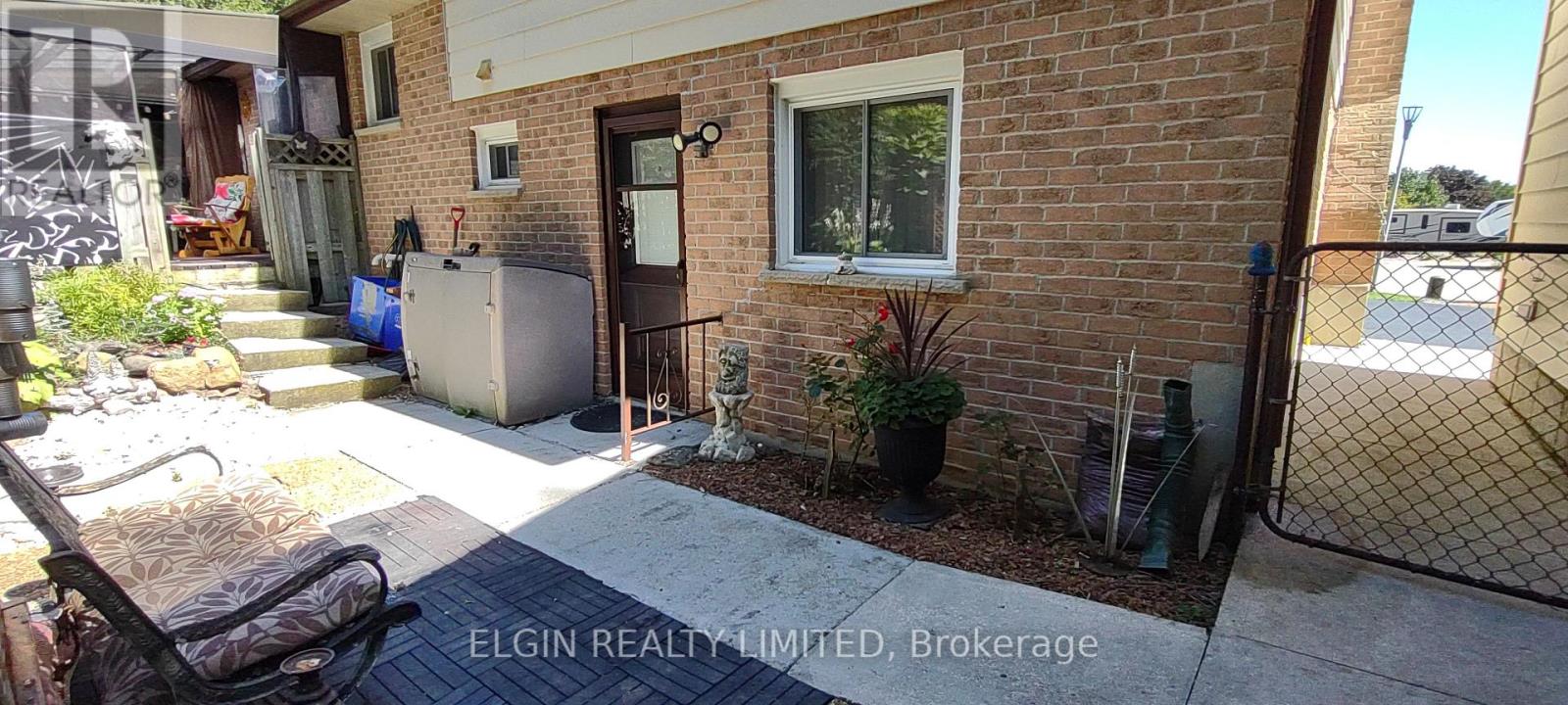 219 BRENTWOOD CRESCENT - 17