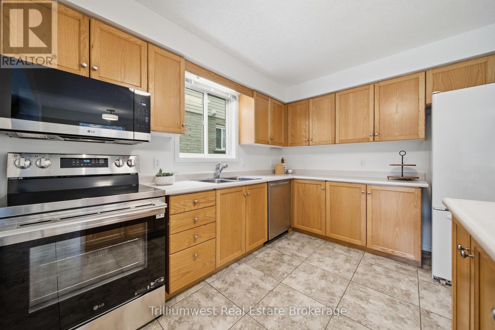 518 BROOKMILL CRESCENT - Image 8