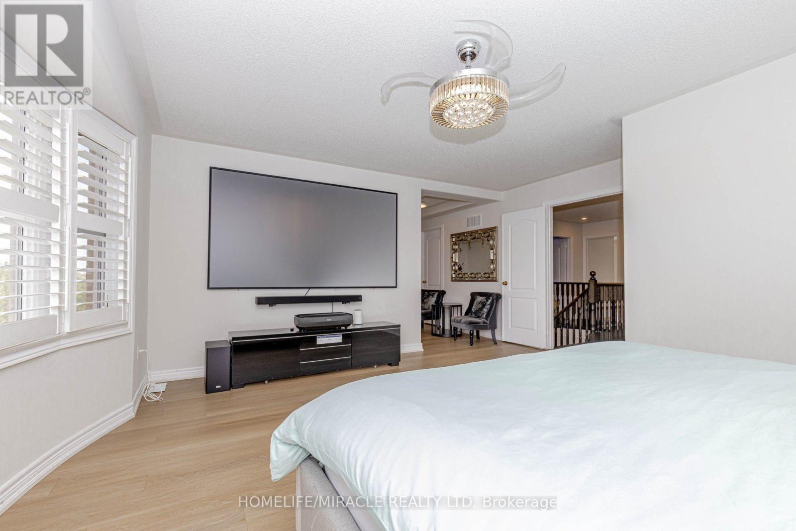452 NAIRN CIRCLE - 27