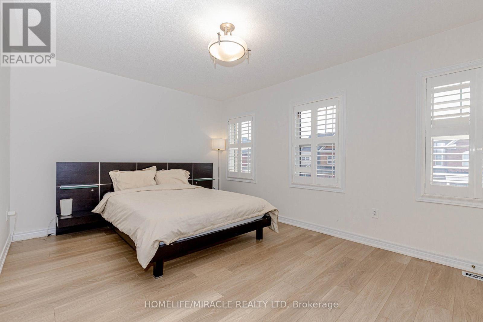 452 NAIRN CIRCLE - 38
