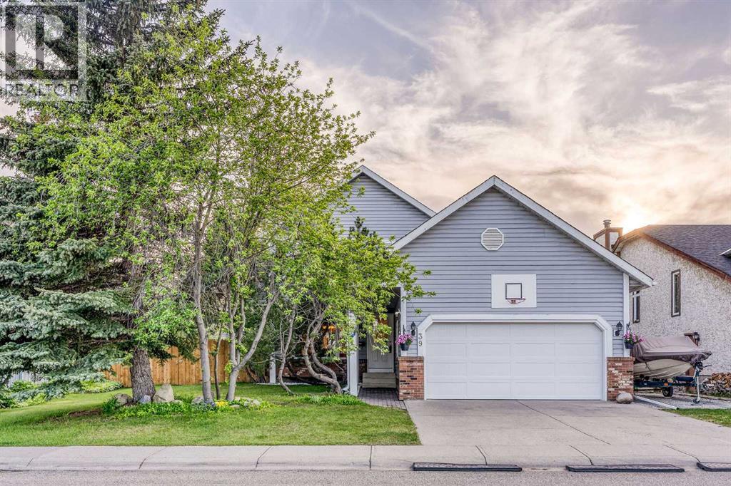 39 Woodmont Way SW - 1