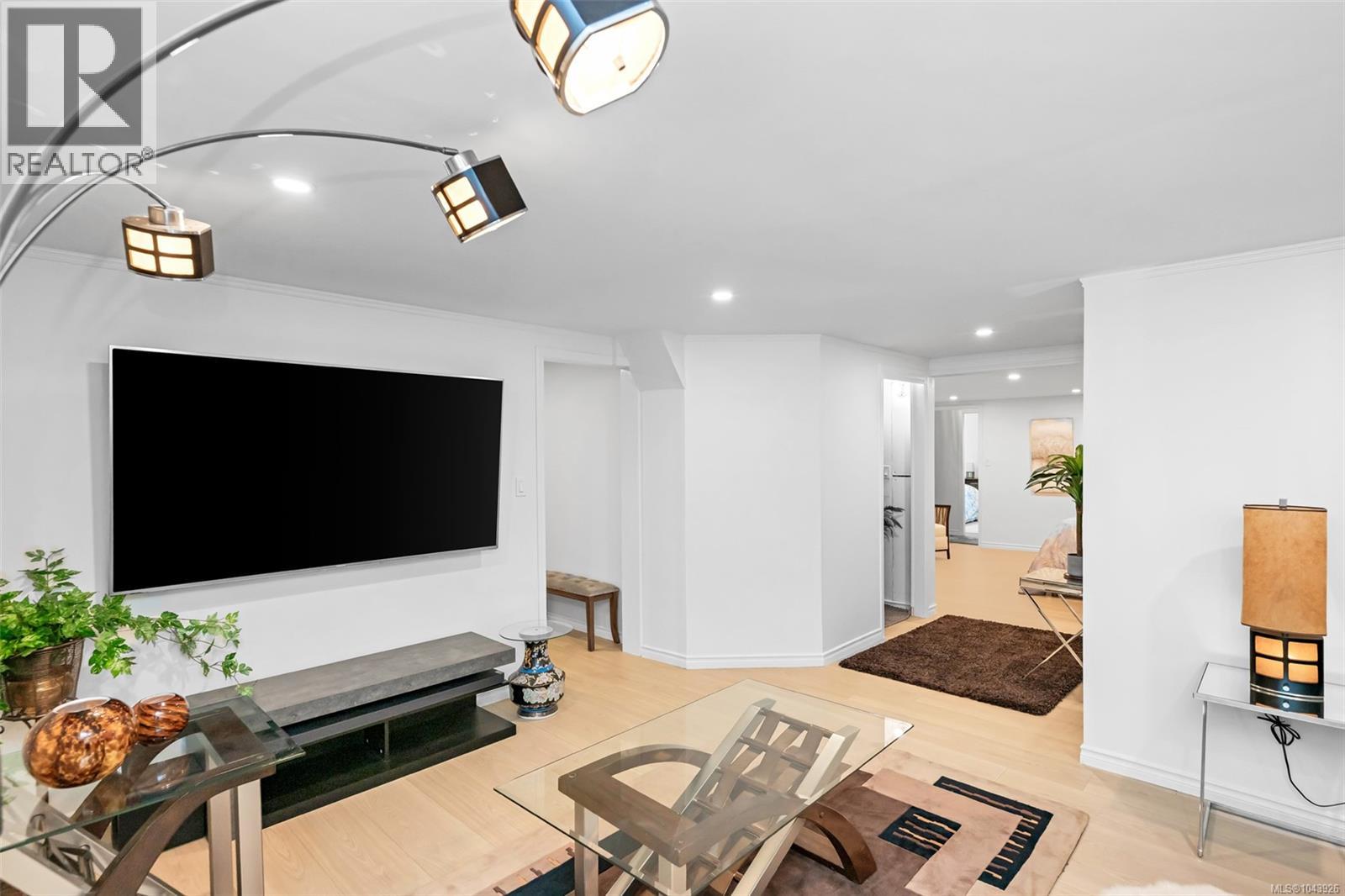 1110 Totem Lane - 28