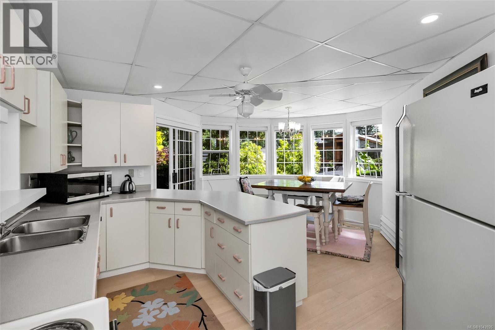 1110 Totem Lane - 30