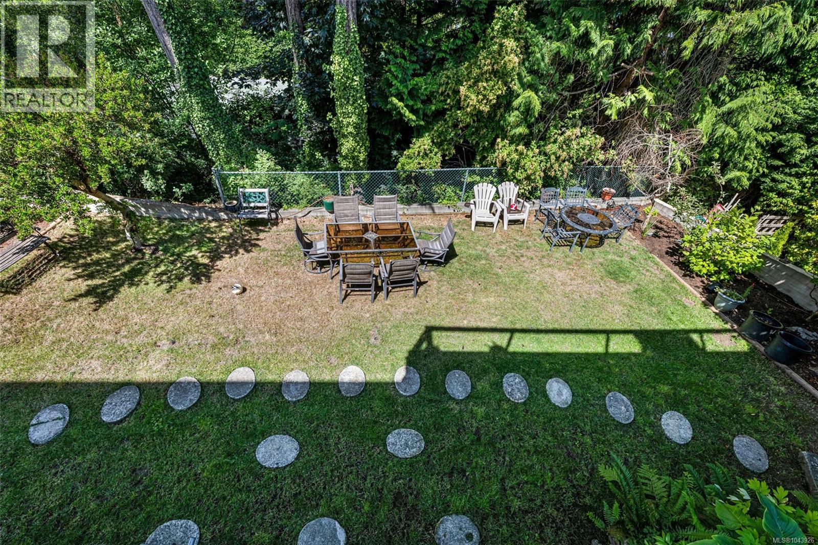 1110 Totem Lane - 40