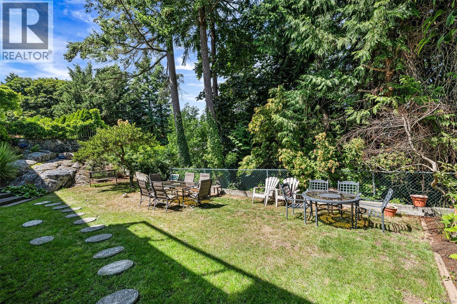 1110 Totem Lane - 41
