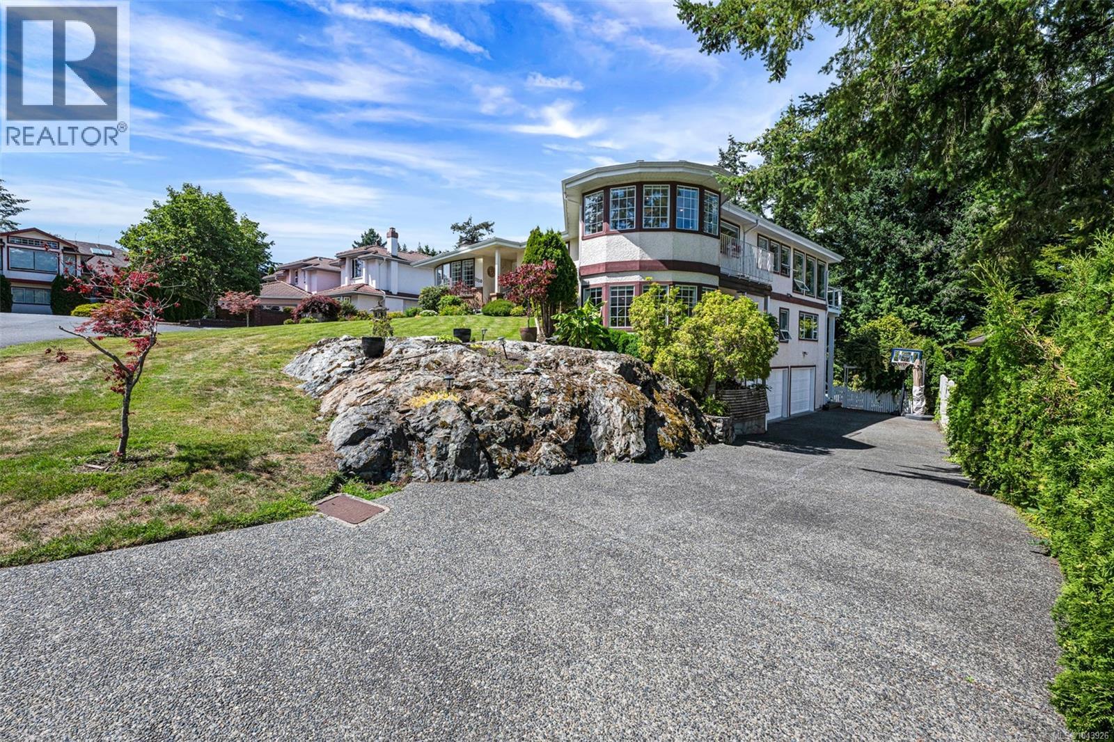 1110 Totem Lane - 46