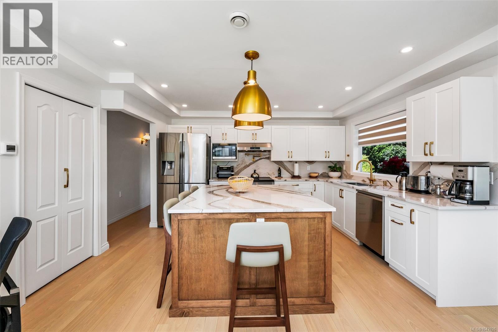 1110 Totem Lane - 9
