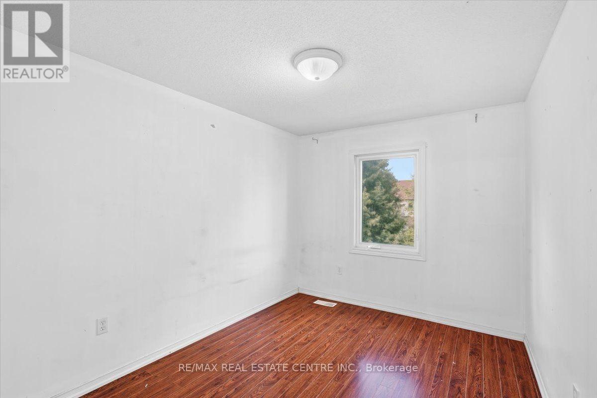15 ROEHAMPTON CRESCENT - 12