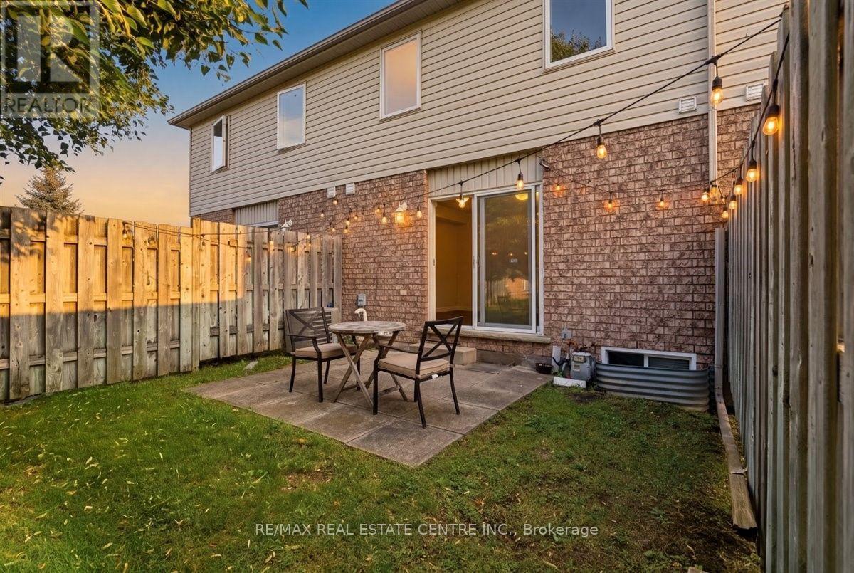 15 ROEHAMPTON CRESCENT - 27