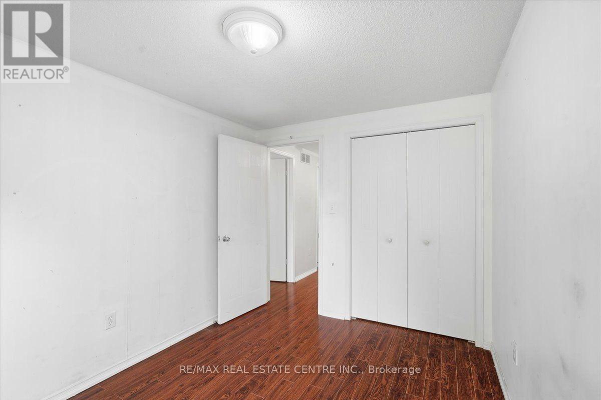 15 ROEHAMPTON CRESCENT - 13
