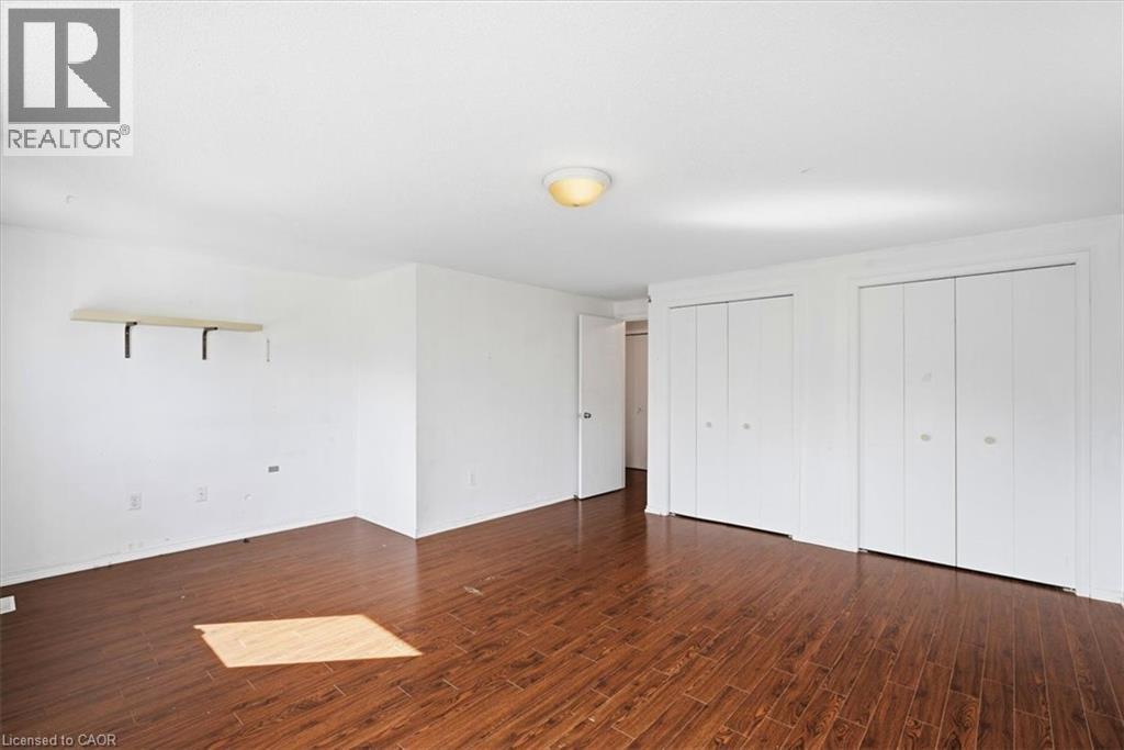 15 W ROEHAMPTON Crescent - 18