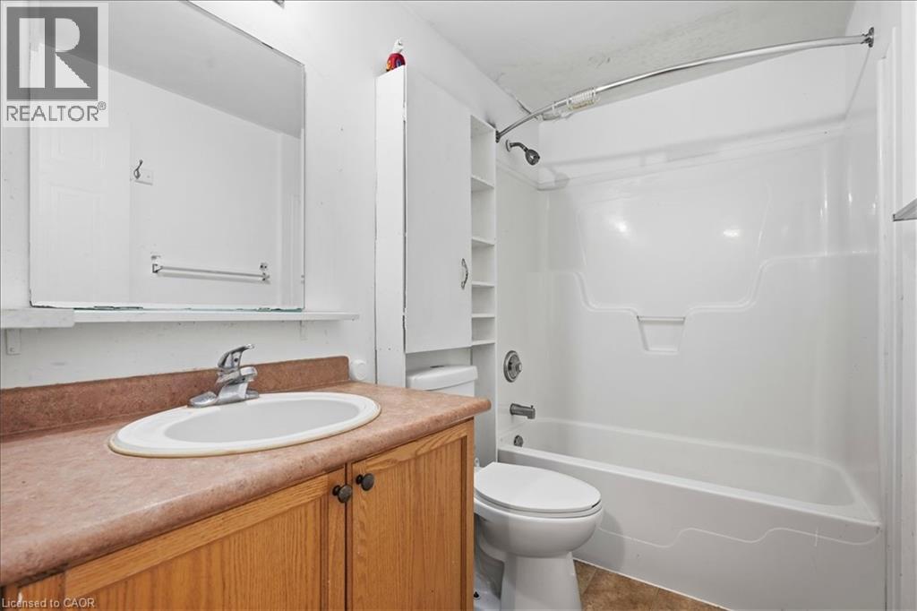 15 W ROEHAMPTON Crescent - 19