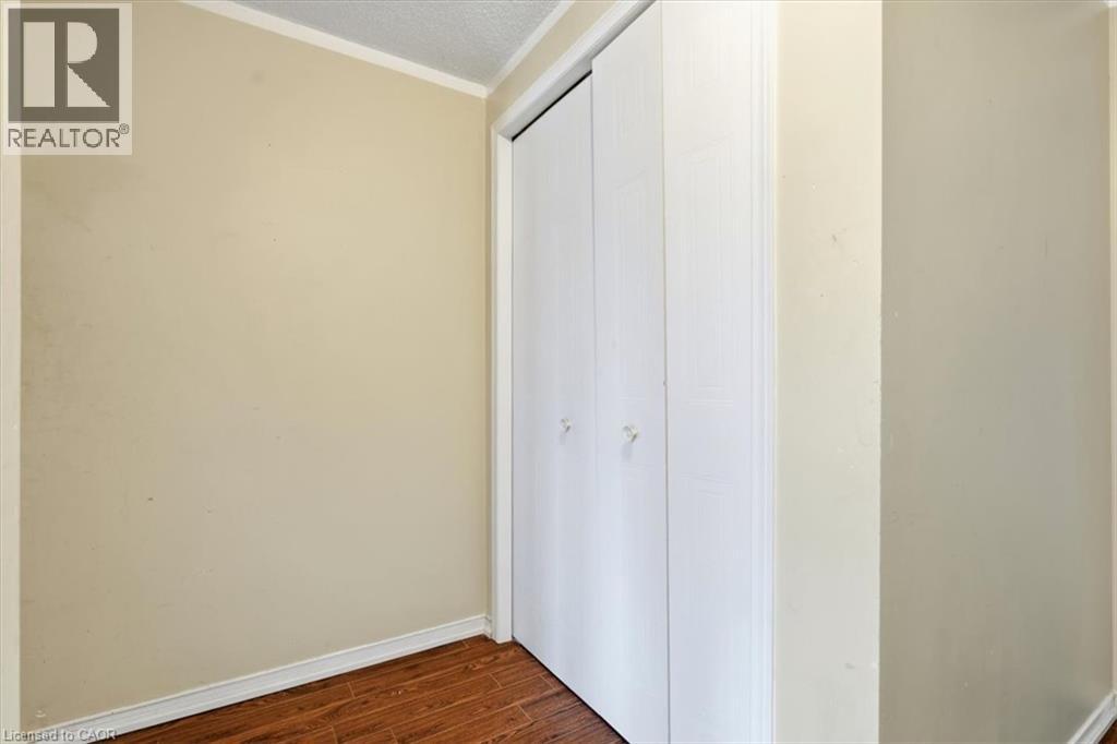 15 W ROEHAMPTON Crescent - 20