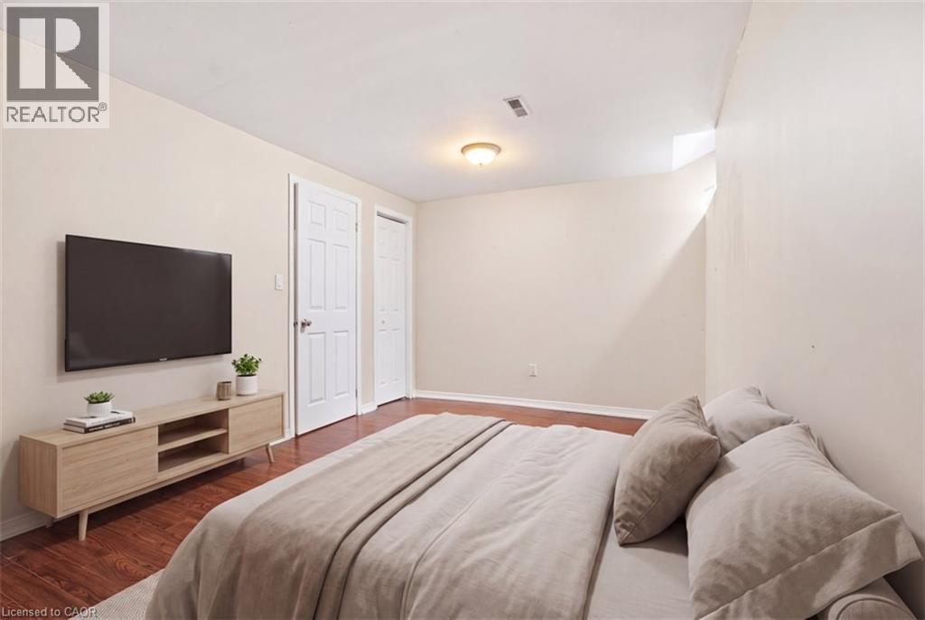 15 W ROEHAMPTON Crescent - 24