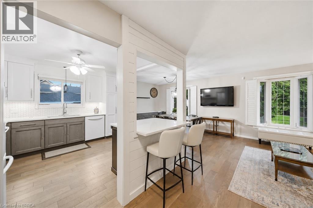 76 ENFIELD Crescent - 6