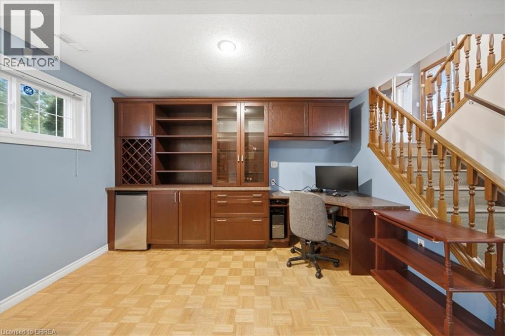 76 ENFIELD Crescent - 23