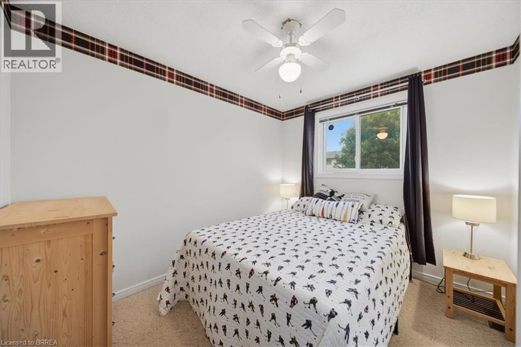 76 ENFIELD Crescent - 16