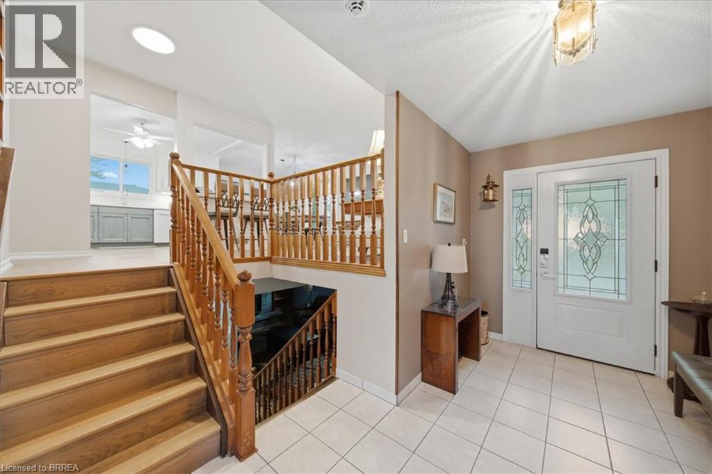 76 ENFIELD Crescent - 5