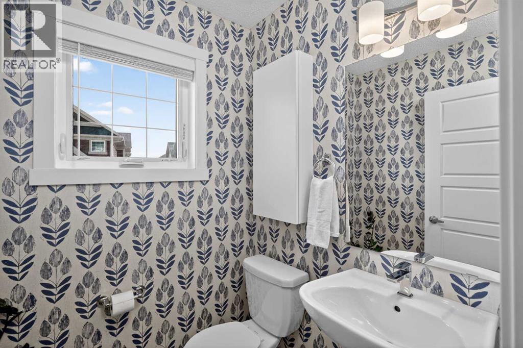 228 Cranbrook Square SE - 17