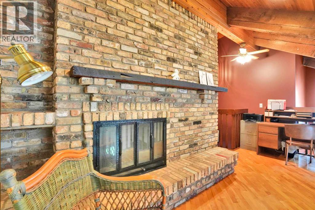 217 11 Avenue NE - 17