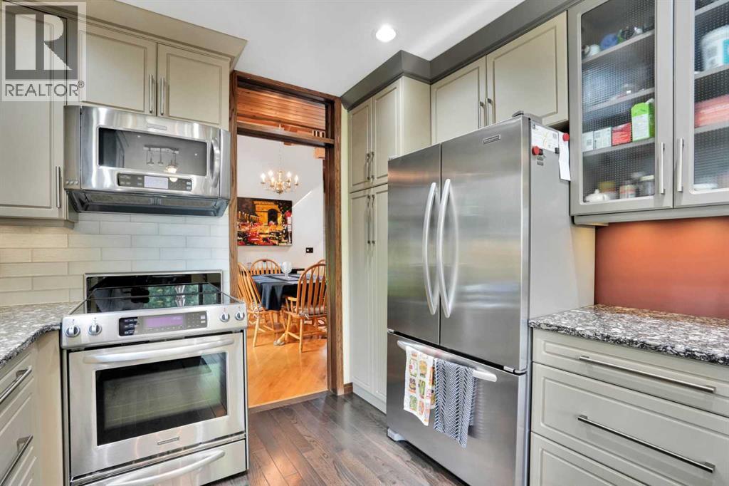217 11 Avenue NE - 21