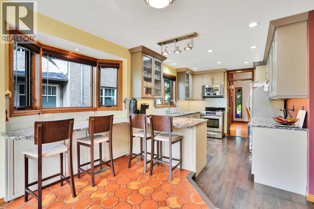 217 11 Avenue NE - 23