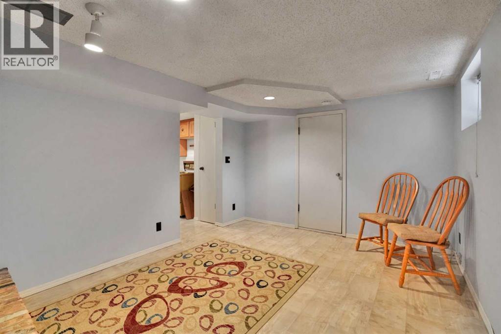 217 11 Avenue NE - 34