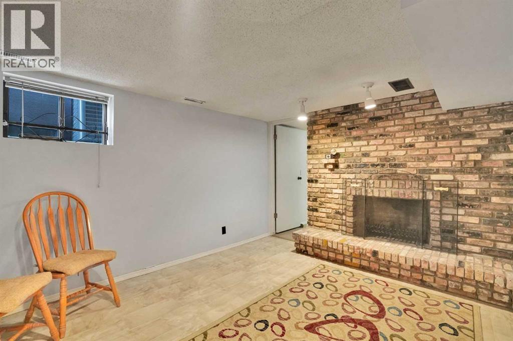 217 11 Avenue NE - 36