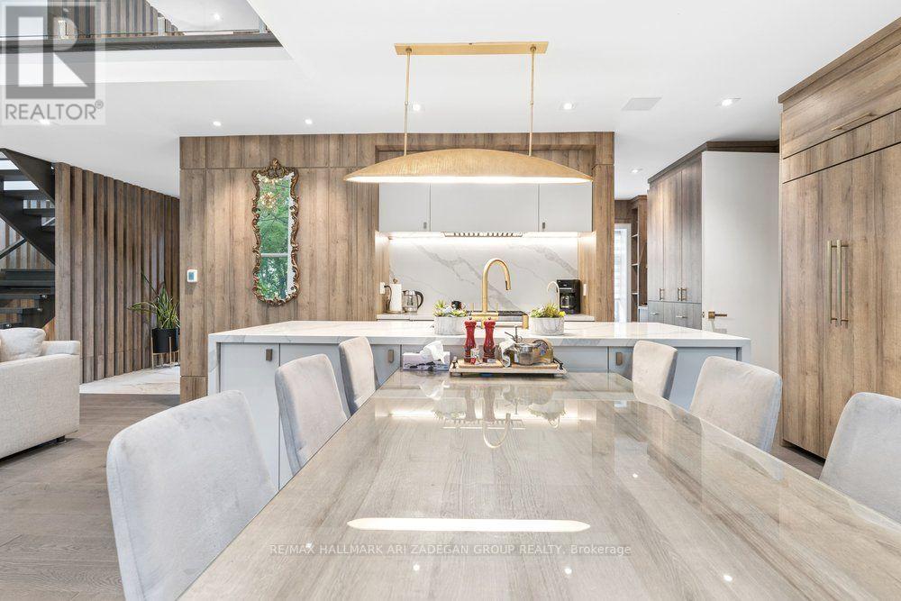 #. 150 SANDRINGHAM DRIVE - 11