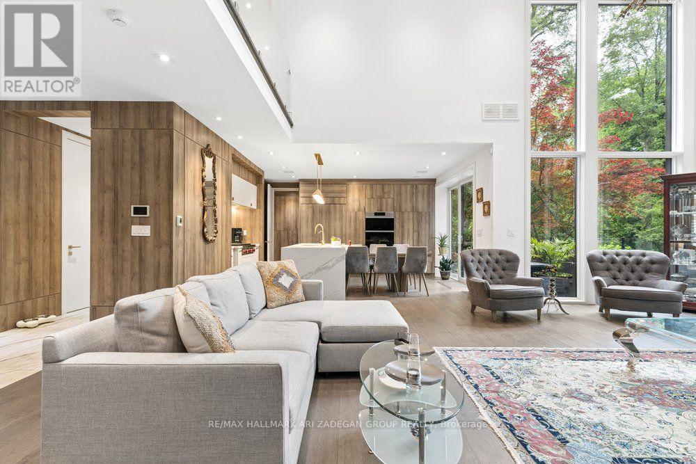 #. 150 SANDRINGHAM DRIVE - 15