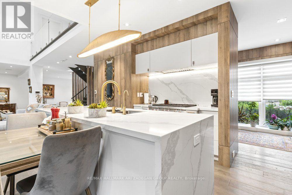#. 150 SANDRINGHAM DRIVE - 17