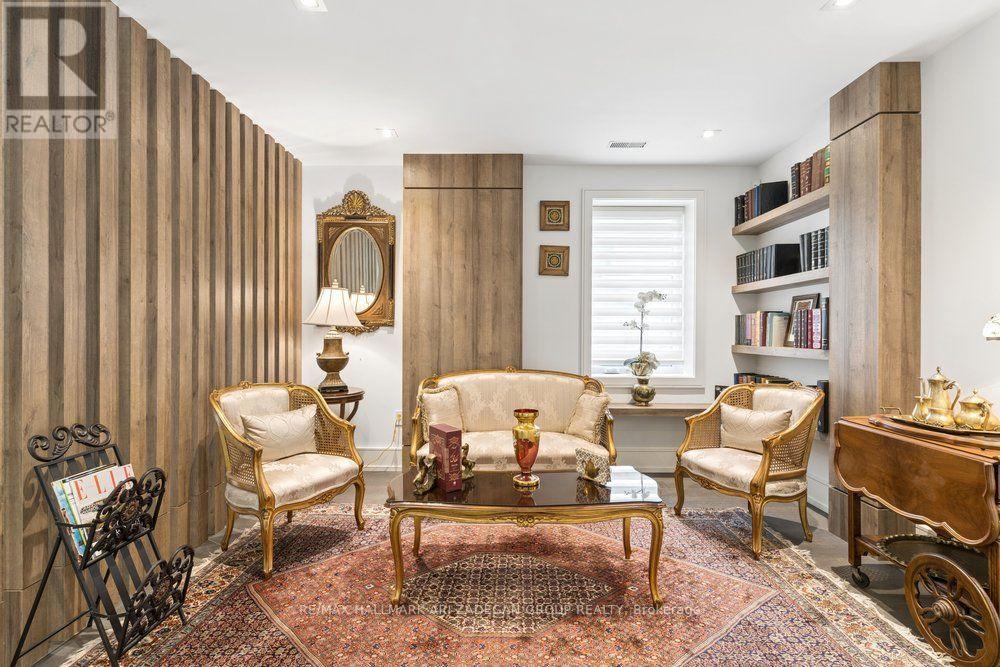 #. 150 SANDRINGHAM DRIVE - 18