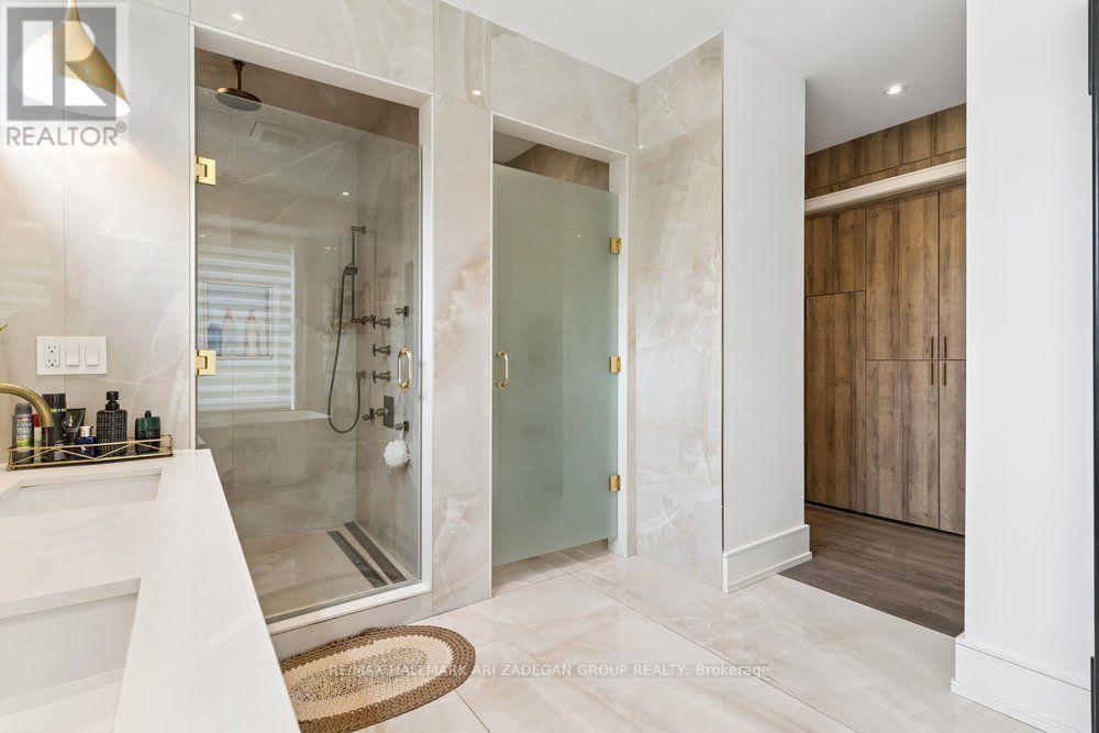 #. 150 SANDRINGHAM DRIVE - 22