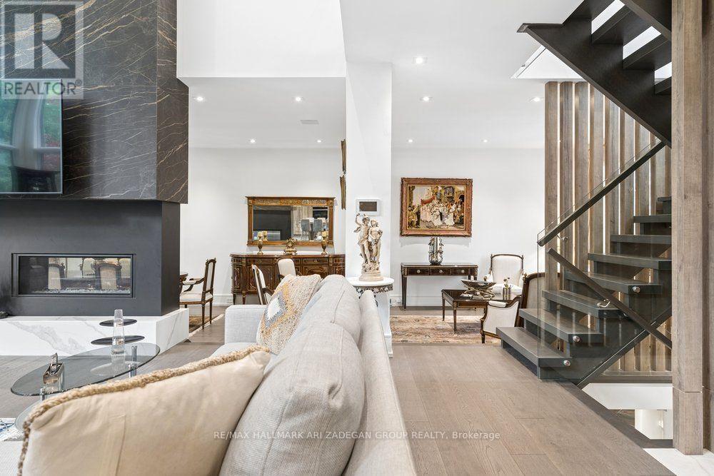 #. 150 SANDRINGHAM DRIVE - 24