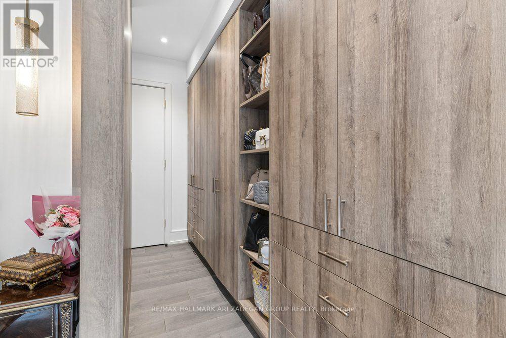 #. 150 SANDRINGHAM DRIVE - 25