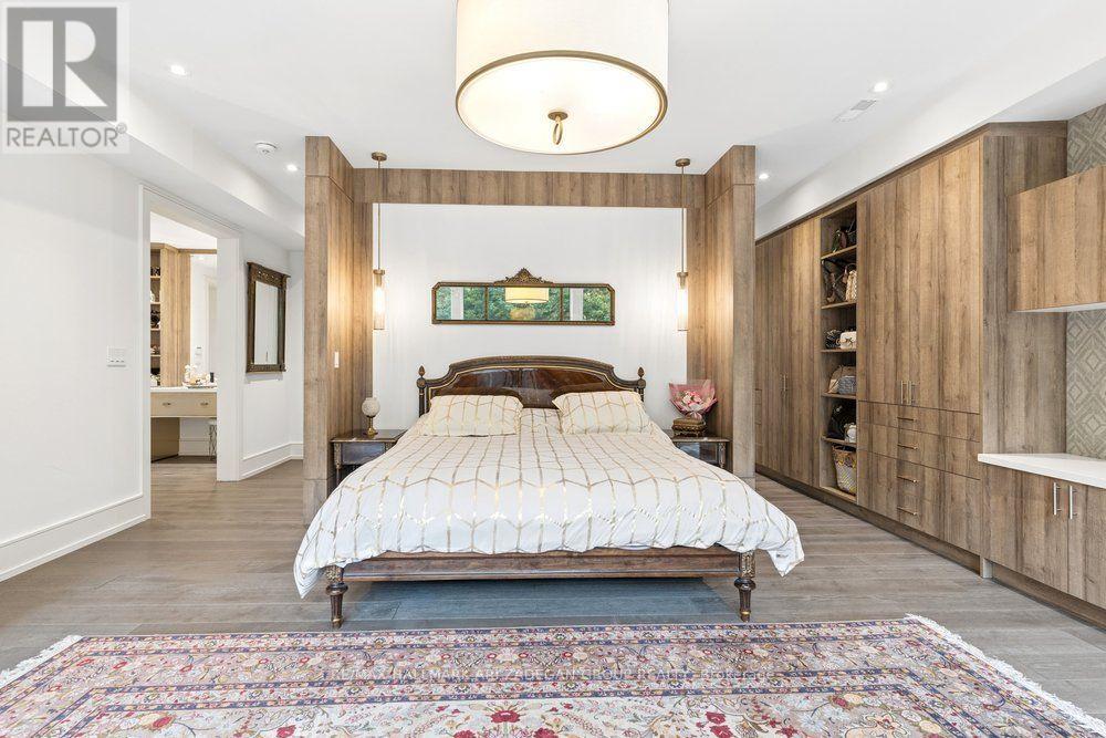 #. 150 SANDRINGHAM DRIVE - 26