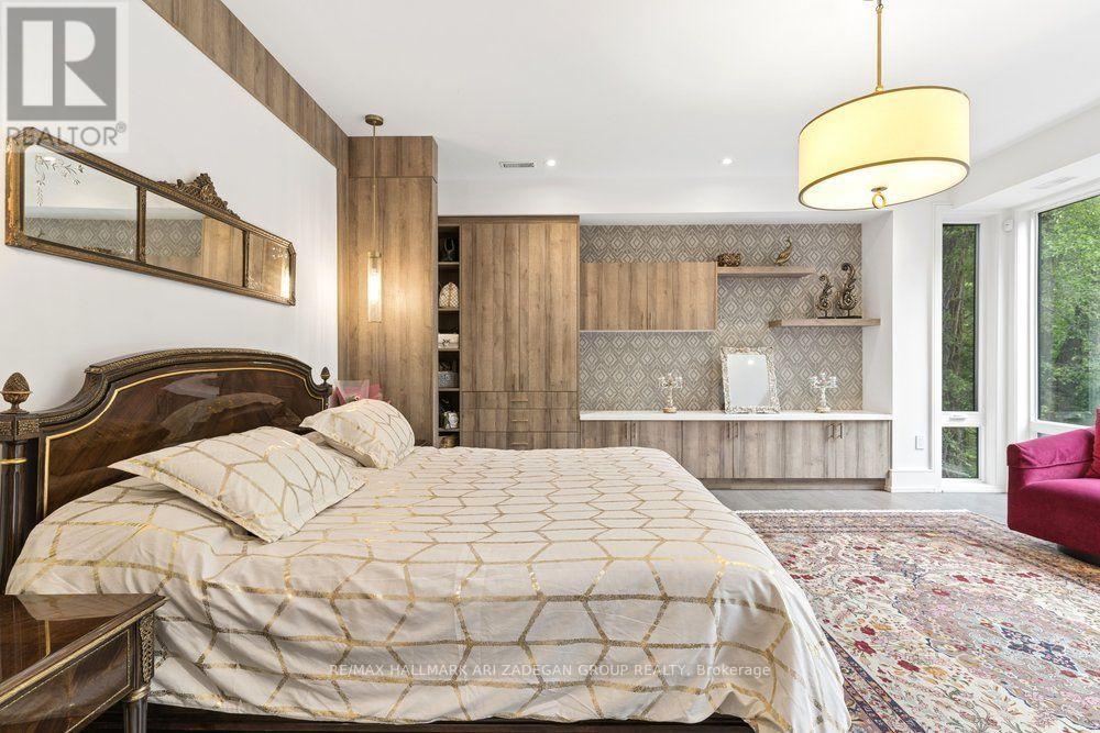 #. 150 SANDRINGHAM DRIVE - 27