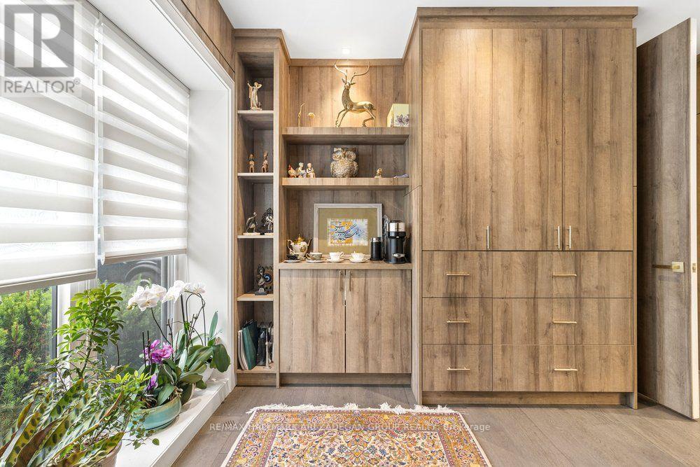 #. 150 SANDRINGHAM DRIVE - 30