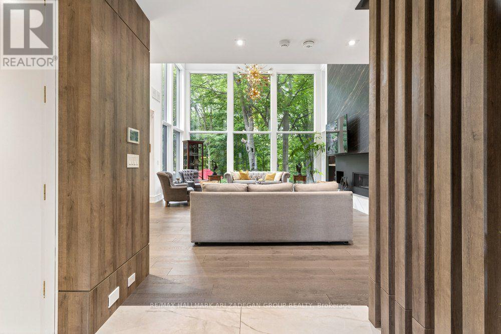 #. 150 SANDRINGHAM DRIVE - 35
