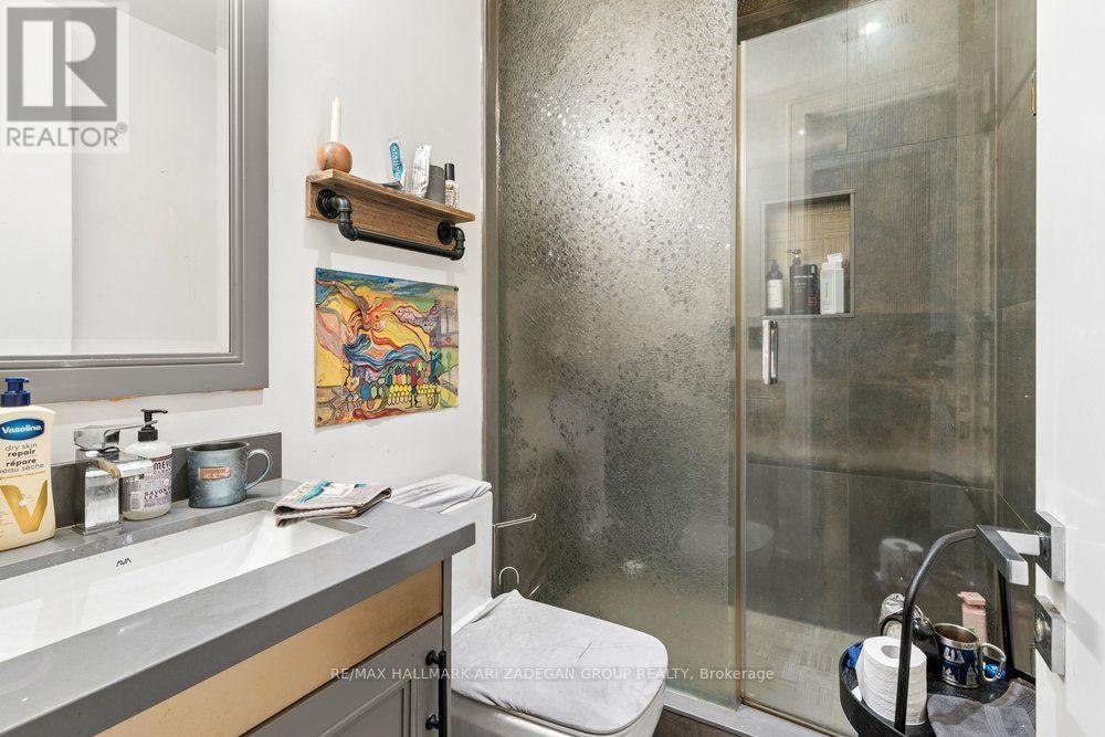 #. 150 SANDRINGHAM DRIVE - 45